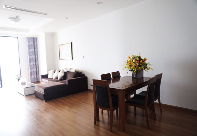 02 bedroom apartment for rent in R5 building, royal city