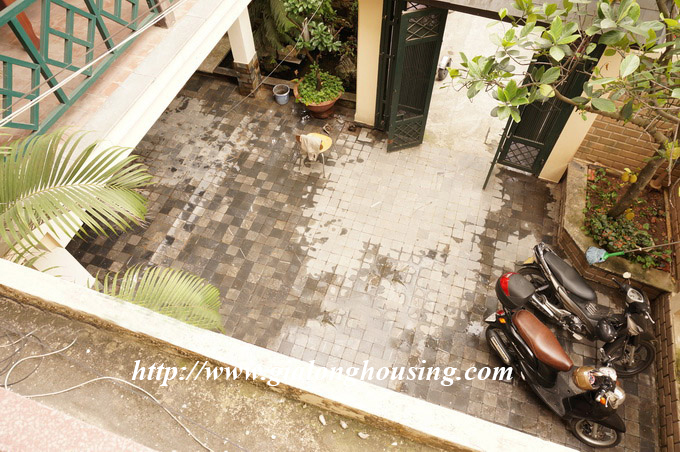 Nice house with big yard in Ngoc Khanh for rent 17
