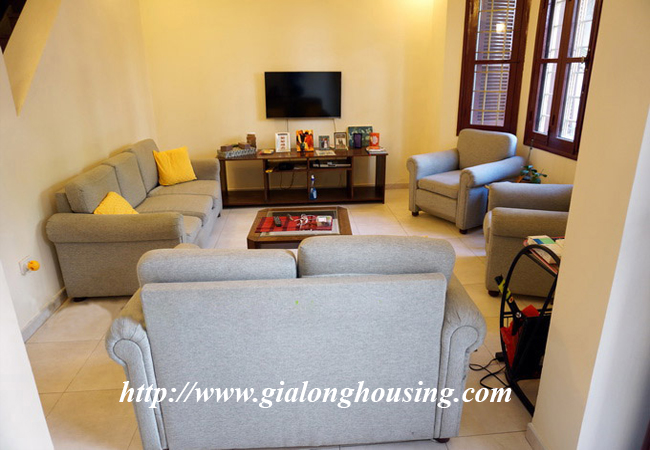 Nice house with big yard in Ngoc Khanh for rent 8
