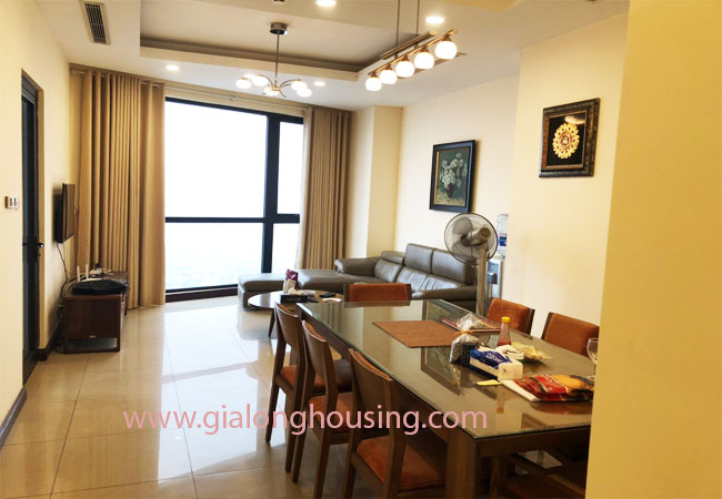 Modern fully furnished 03BRs apartment for rent at Royal City, good prices 1