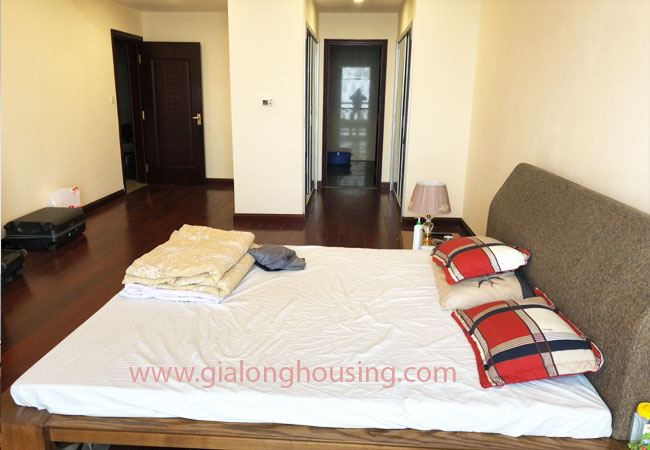 Modern fully furnished 03BRs apartment for rent at Royal City, good prices 10