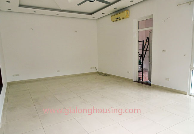 Unfurnished house for rent in Tay Ho district, lake view 10