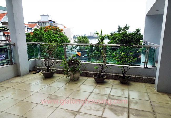 Unfurnished house for rent in Tay Ho district, lake view 17