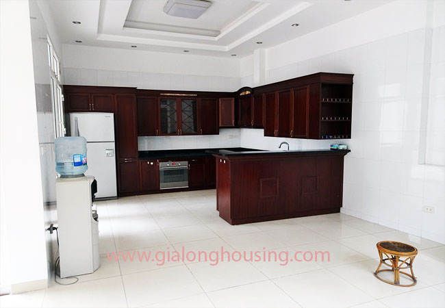 Unfurnished house for rent in Tay Ho district, lake view 5
