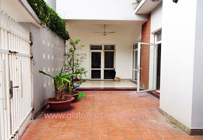 Unfurnished house for rent in Tay Ho district, lake view 9