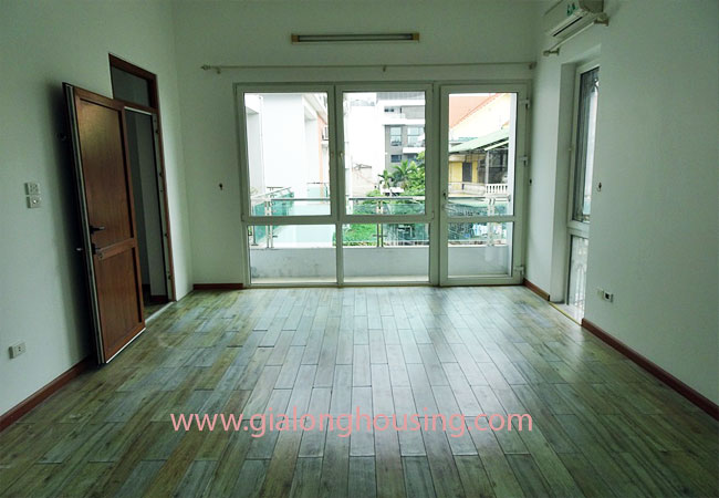Unfurnished house for rent in Tay Ho district, lake view 1