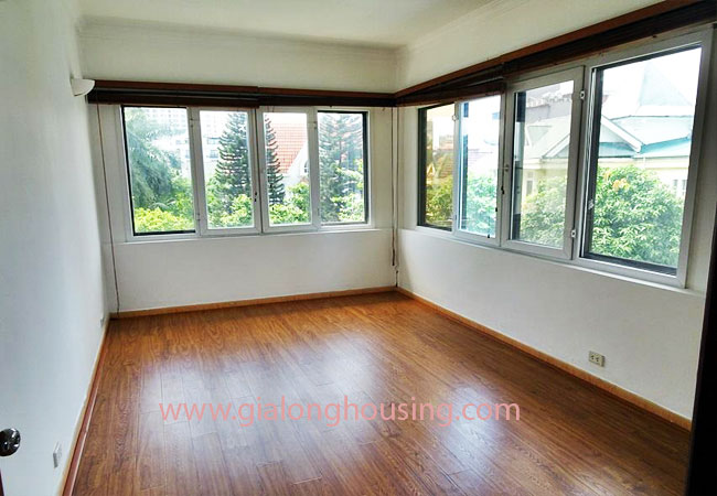 House with front courtyard on To Ngoc Van, Tay Ho for rent 18