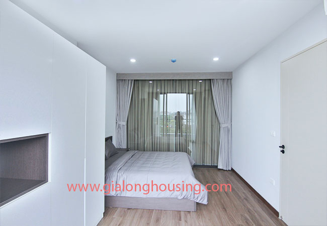 Lake view apartment for rent in Trinh Cong Son street 11