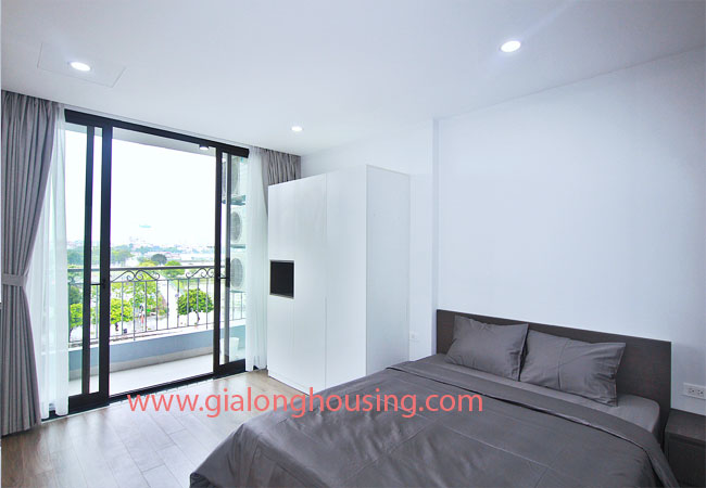 Lake view apartment for rent in Trinh Cong Son street 12