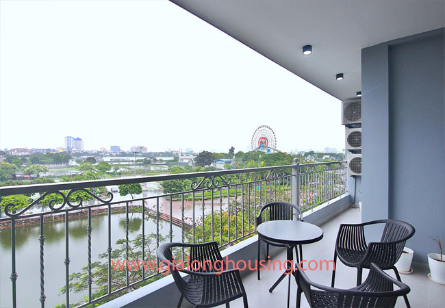 Lake view apartment for rent in Trinh Cong Son street 9