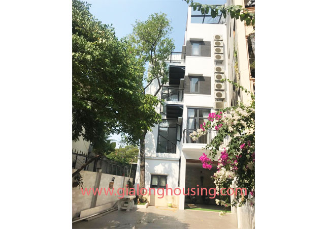 One bedroom apartment for rent in Hoang Hoa Tham street, Ba Dinh district 1