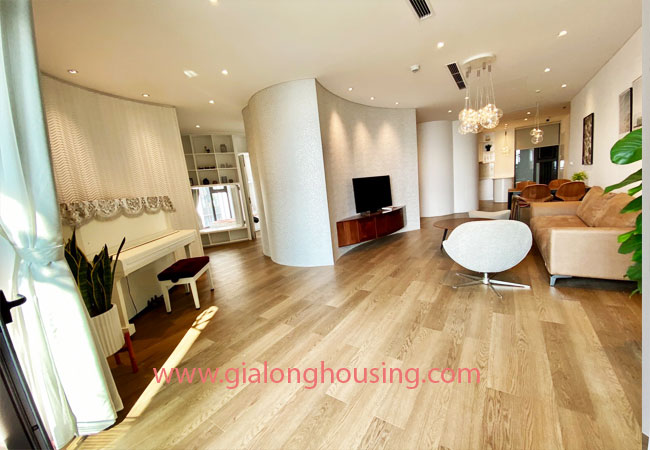 Luxury apartment for rent in Sun Ancora Luong Yen 4