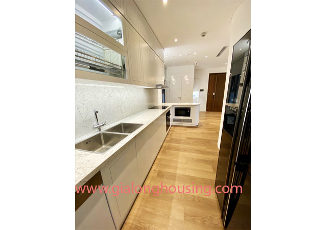 Luxury apartment for rent in Sun Ancora Luong Yen 6