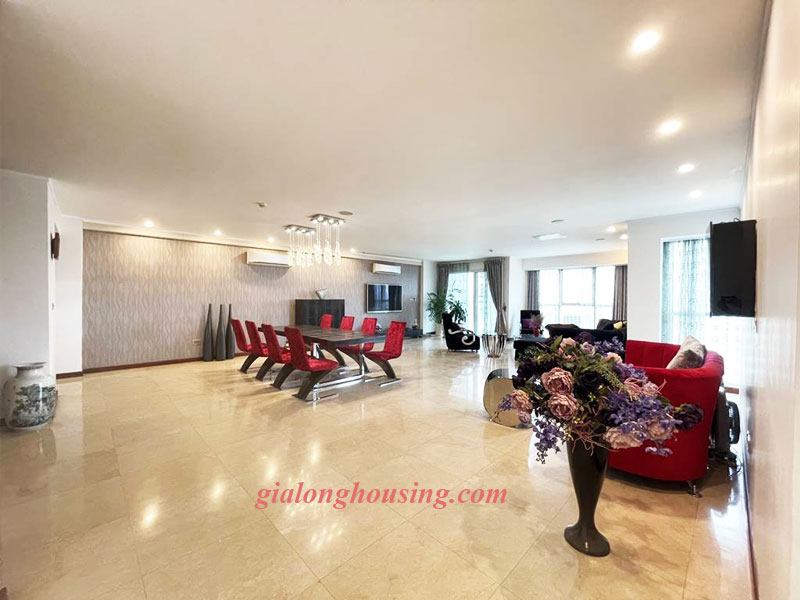 Big size apartment for rent in L1 building, Ciputra 4