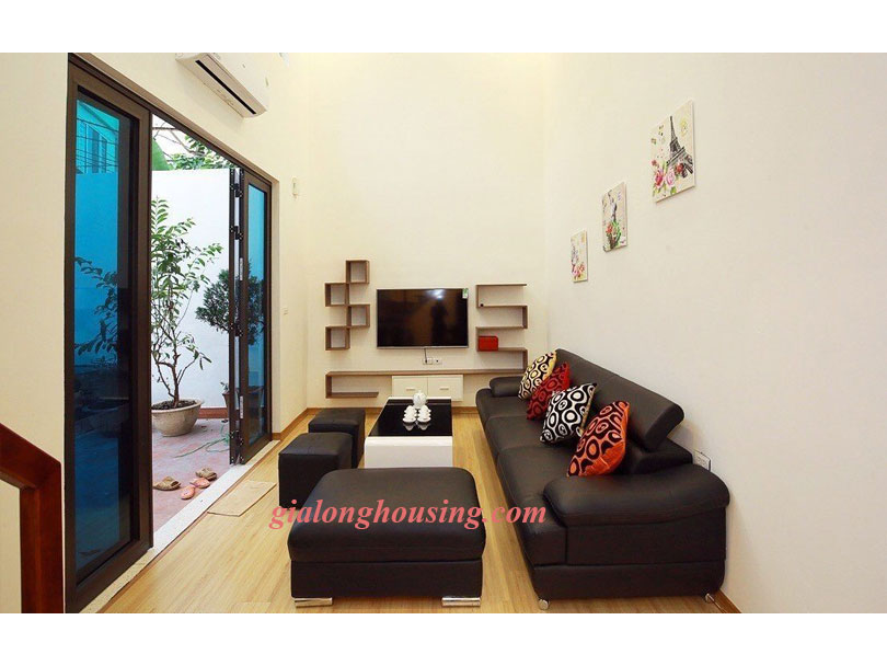 Nice house with big Yard for rent in Tay Ho district 3