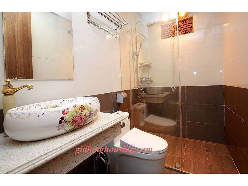 Nice house with big Yard for rent in Tay Ho district 4