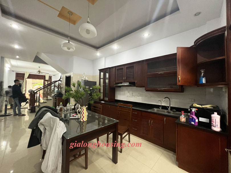 5 bedroom house for rent in Dang Thai Mai street, Tay Ho district 2