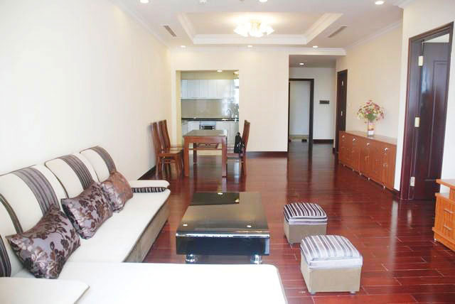3 bedroom apartment for rent in Royal City Vinhomes