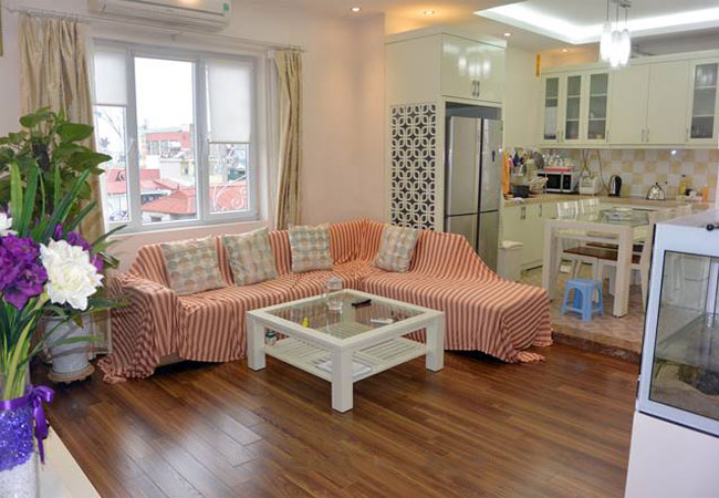 3 bedroom apartment for rent in Van Cao, Ba Dinh