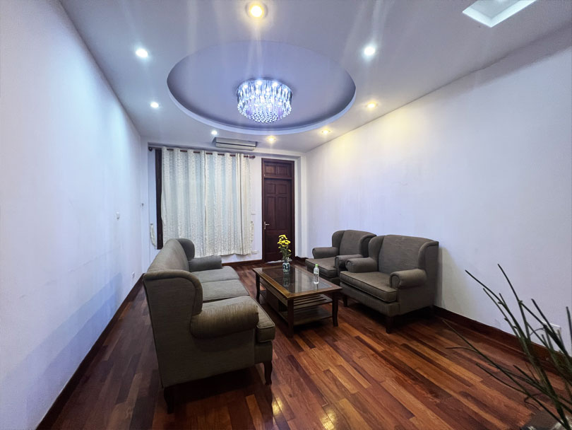 5 bedroom house for rent in Dang Thai Mai street, Tay Ho district