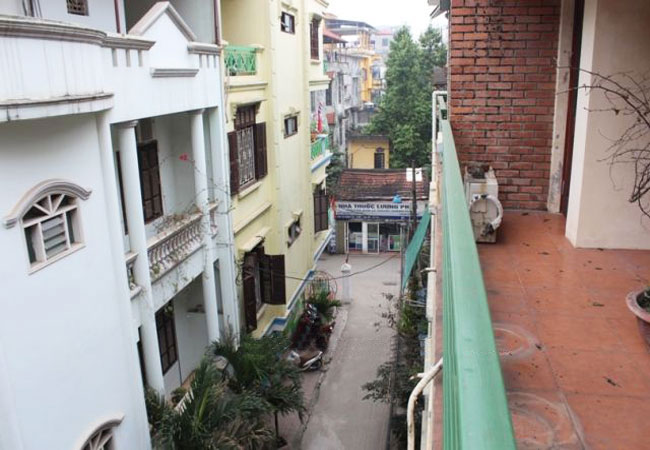 Beautiful house at cheap price in Vong Thi, Tay Ho district 