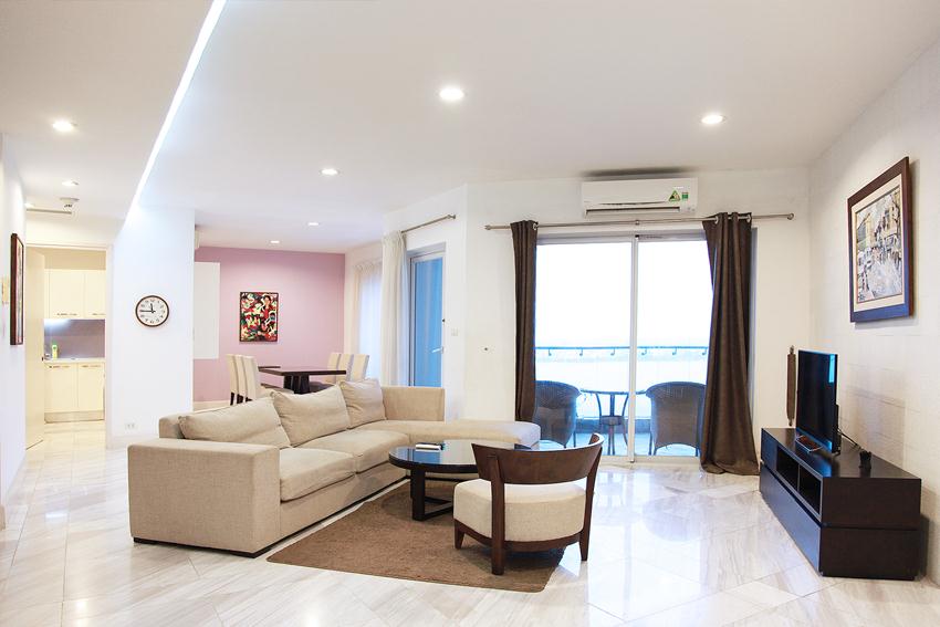 Big 3 bedroom apartment in Golden Westlake Thuy Khue for rent 