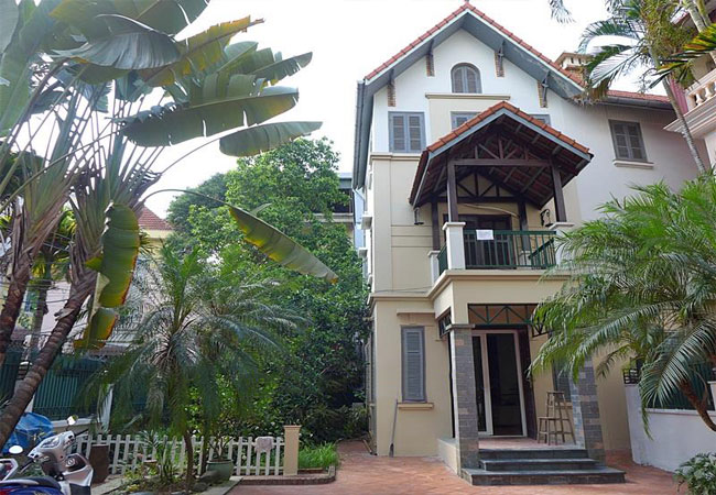 Big and beautiful house for rent in lane 11 To Ngoc Van 