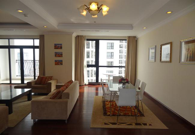 Big bright and beautiful apartment with 03 bedrooms in Royal City 