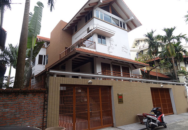Big villa for rent and for sale, Quang An area, Tay Ho 