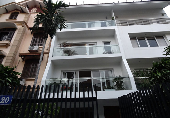 Brand new spacious house in modern style at Dang Thai Mai street for rent 