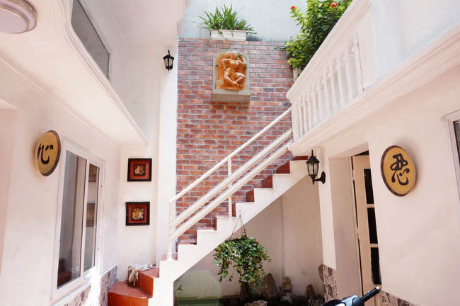 Bright and nice house in Dao Tan for rent, Ba Dinh district 