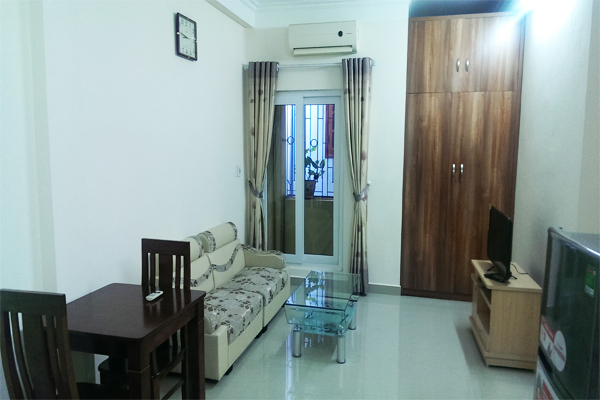 Căn hộ 1 phòng ngủ đẹp, giá hợp lý trên phố Linh Lang cho thuê