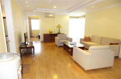 Căn hộ tầng 16, 3 phòng ngủ,đầy  đủ nội thất hiện đại cho thuê ở chung cư E4,Ciputra
