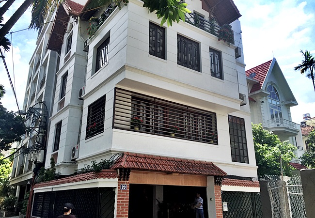Cho thuê căn hộ 4 phòng ngủ tại góc đường Tô Ngọc Vân