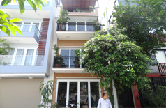 Cho thuê nhà mặt hồ ở phố Từ Hoa,gần khách sạn Sheraton