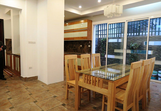 Comfortable house in Quang An, Tay Ho district for rent 