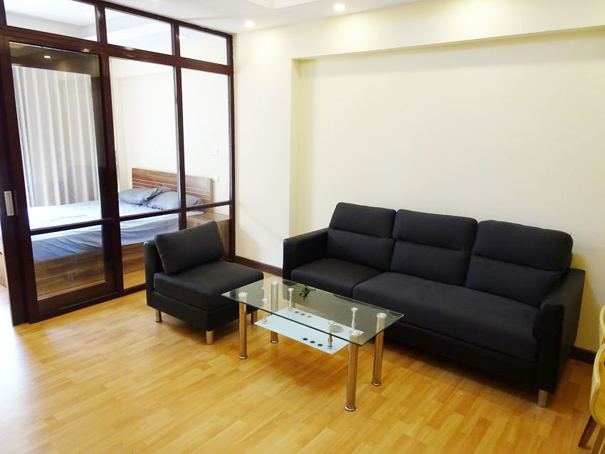 Comfy apartment in Van Cao street for rent 