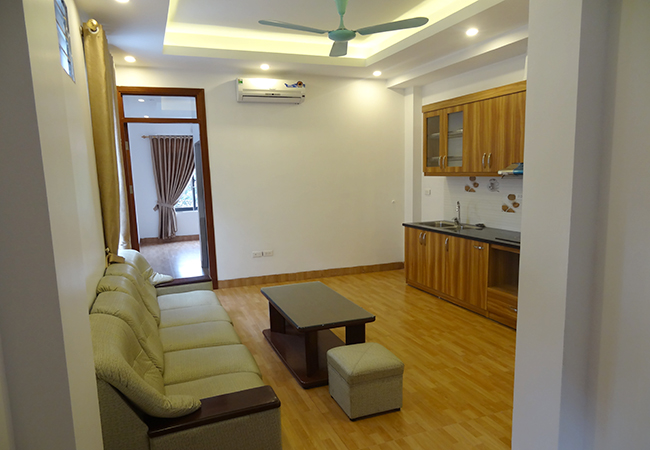 Good apartment in lane 31 Xuan Dieu for rent 