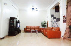 Good house for rent in Au Co road, Tay Ho district 