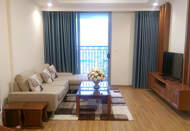 High floor apartment for rent in Vinhomes Nguyen Chi Thanh 