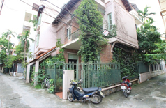 House for rent in Dang Thai Mai street,nice design,courtyard,big balcony