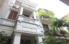 House with 03 bedrooms for rent in Hoang Hoa Tham street 