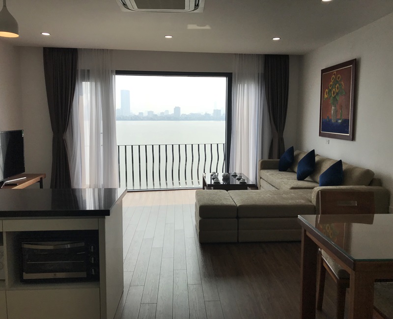 Lake front serviced apartment for rent in Tu Hoa street 