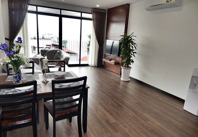 Lake view apartment for rent in 31 Xuan Dieu Hanoi