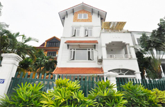 Lakefront villa for rent in Xuan Dieu street,Tay Ho district