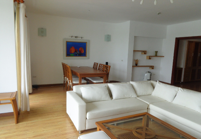 Lakeview apartment in Nghi Tam village for rent 