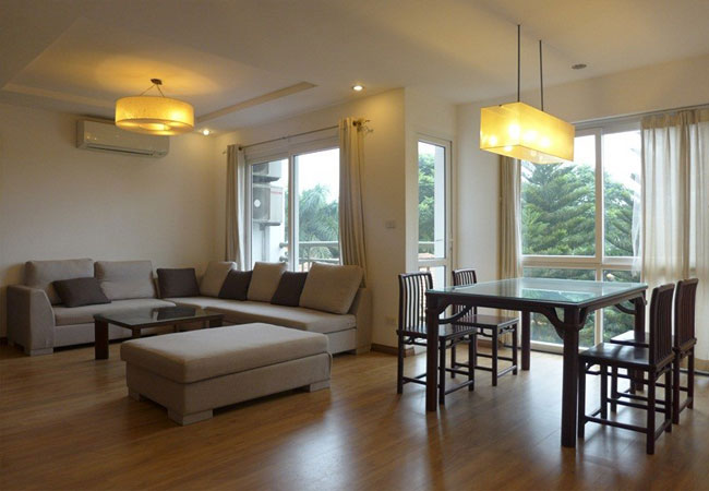 Large and bright apartment for rent in Dang Thai Mai street 