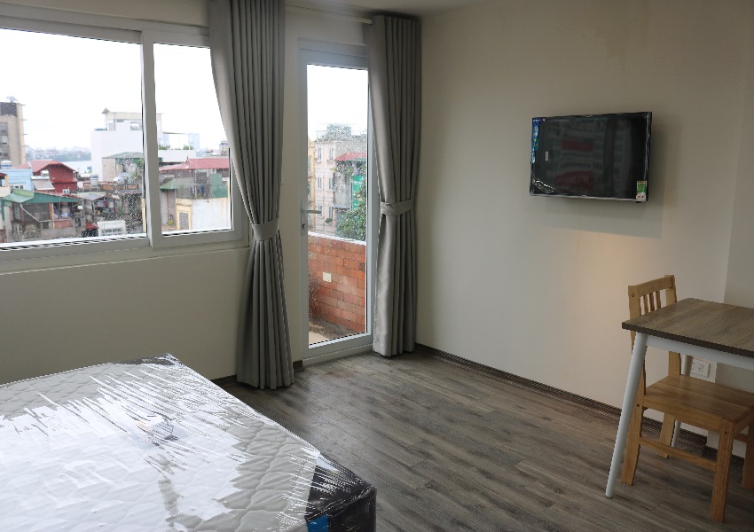 New studio with large balcony in Hoang Hoa Tham 