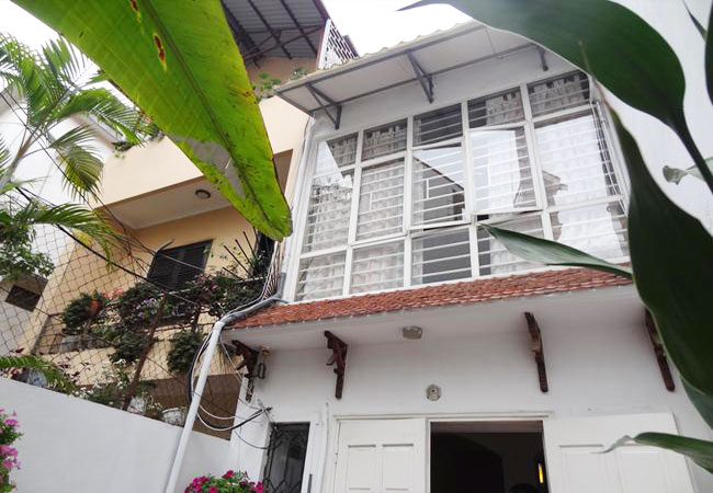 Nice house for rent in Dao Tan street,courtyard