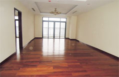 No furniture apartment for rent in Royal City Hanoi